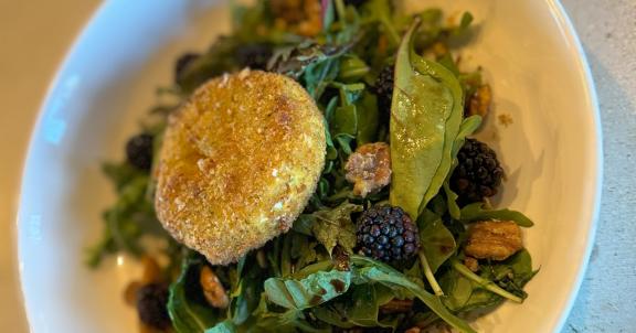 Blackberry Goat Cheese Salad